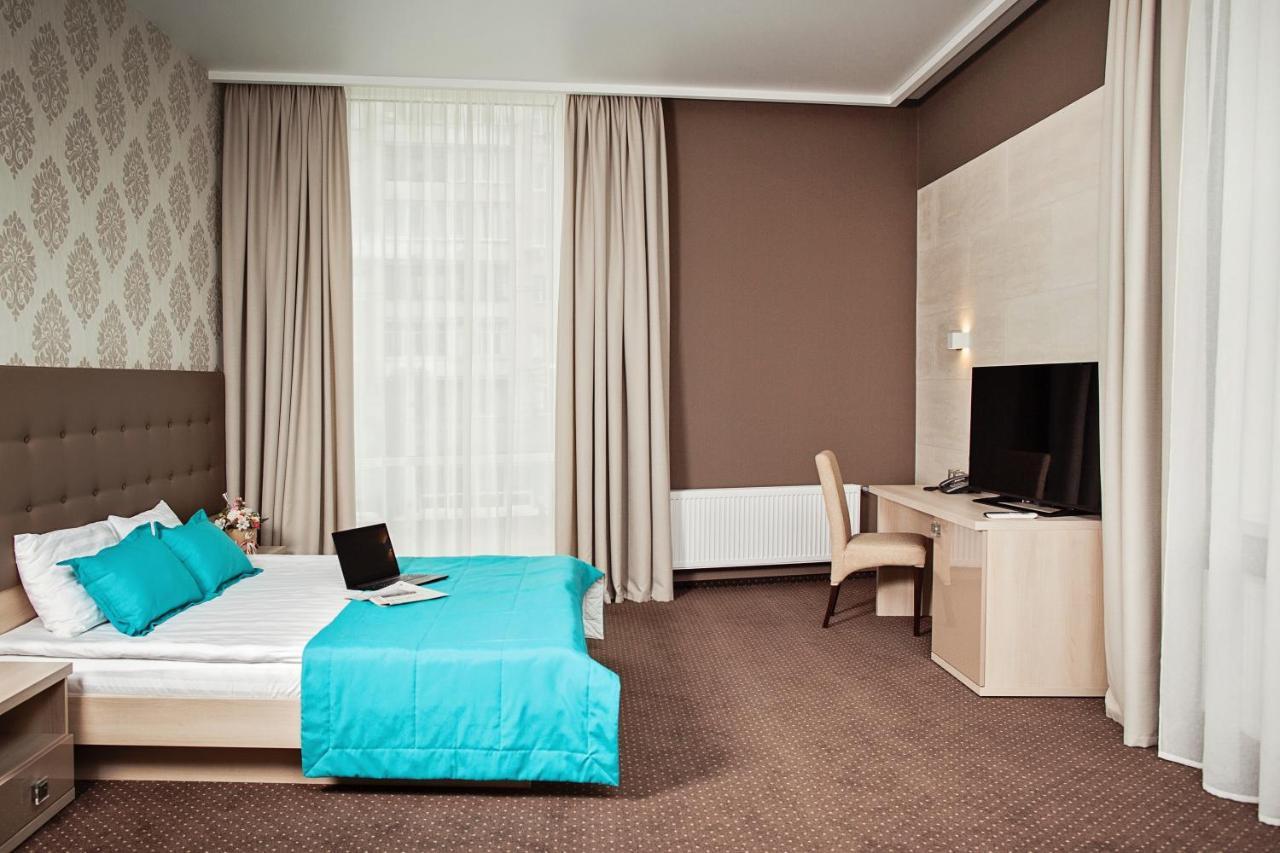 Hotel Versailles ลุตสกาย ภายนอก รูปภาพ